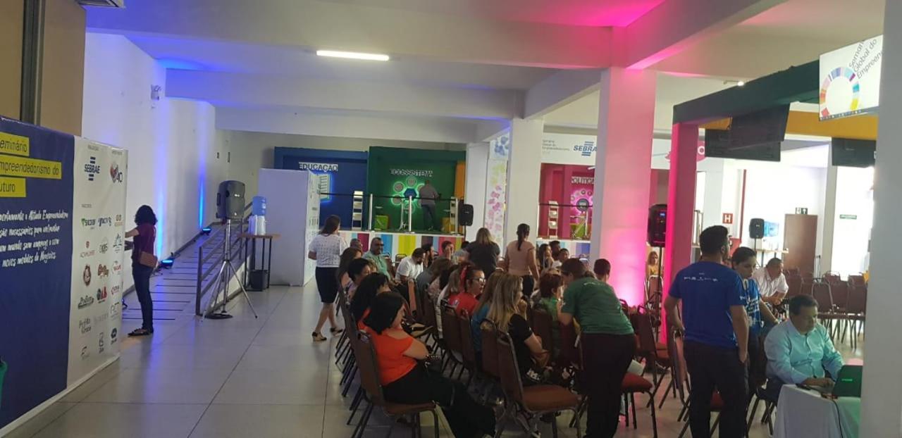 ורז'יניה Podium Apart Hotel מראה חיצוני תמונה